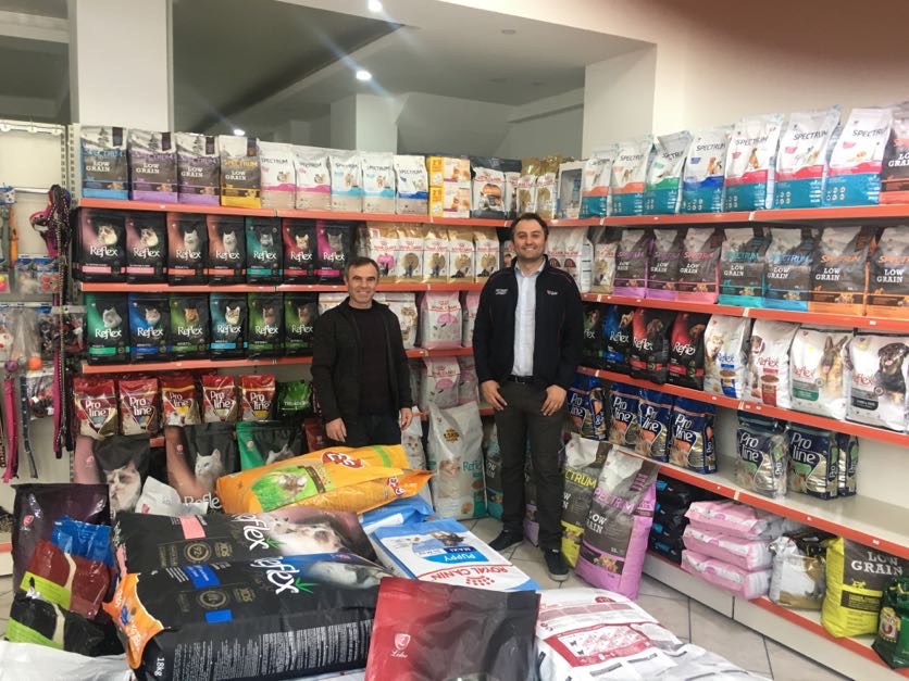 Kedi ve Köpek Mamaları Uygun Fiyatlarla Mağazamızda